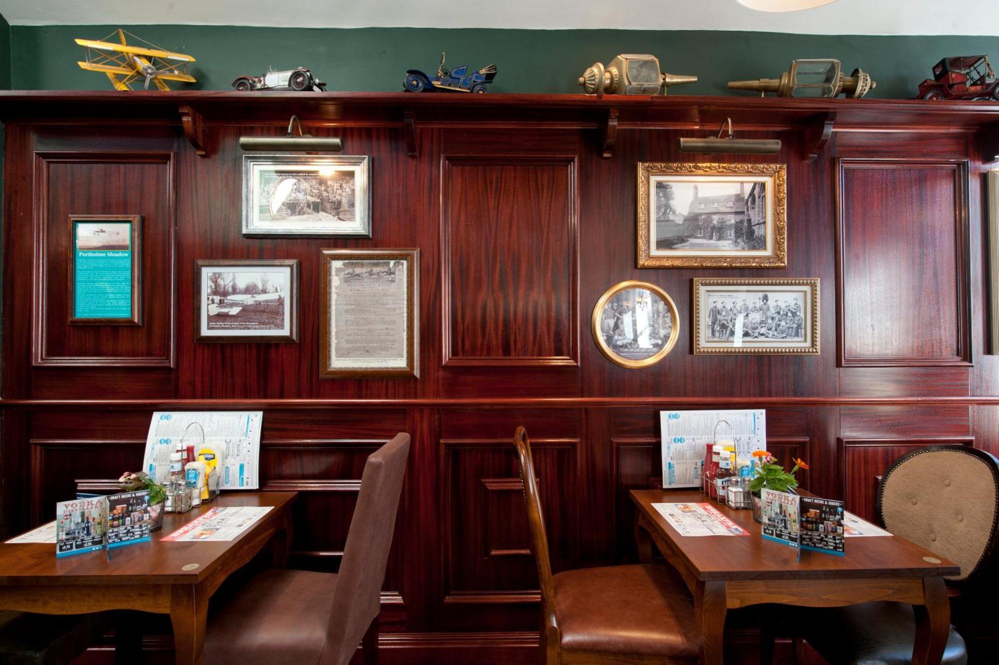 Sandford House Hotel Wetherspoon Huntingdon Eksteriør billede