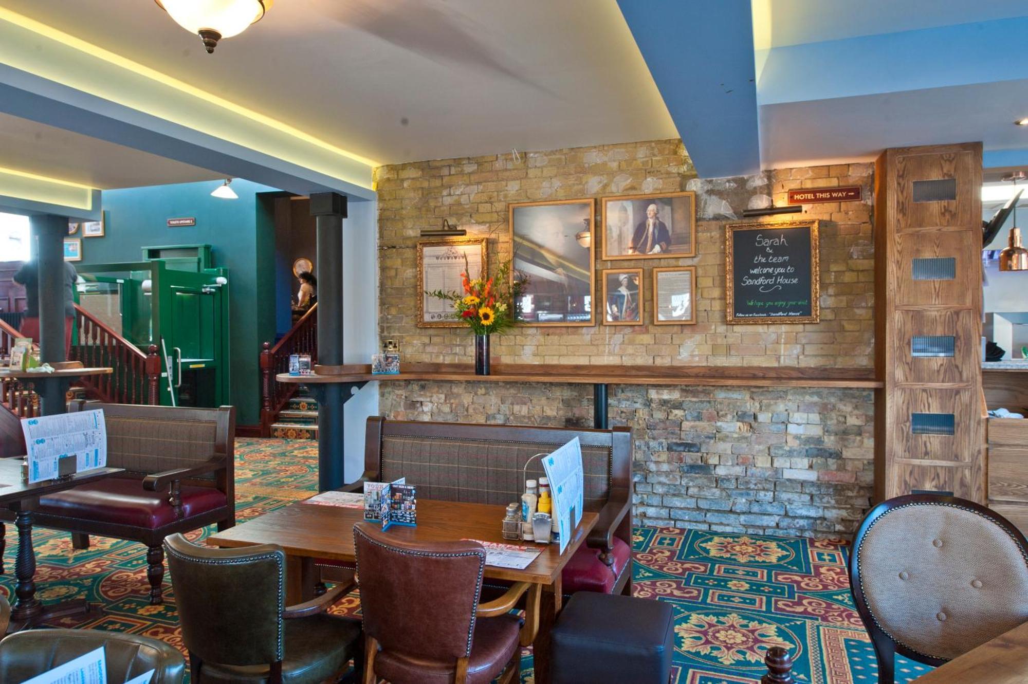 Sandford House Hotel Wetherspoon Huntingdon Eksteriør billede