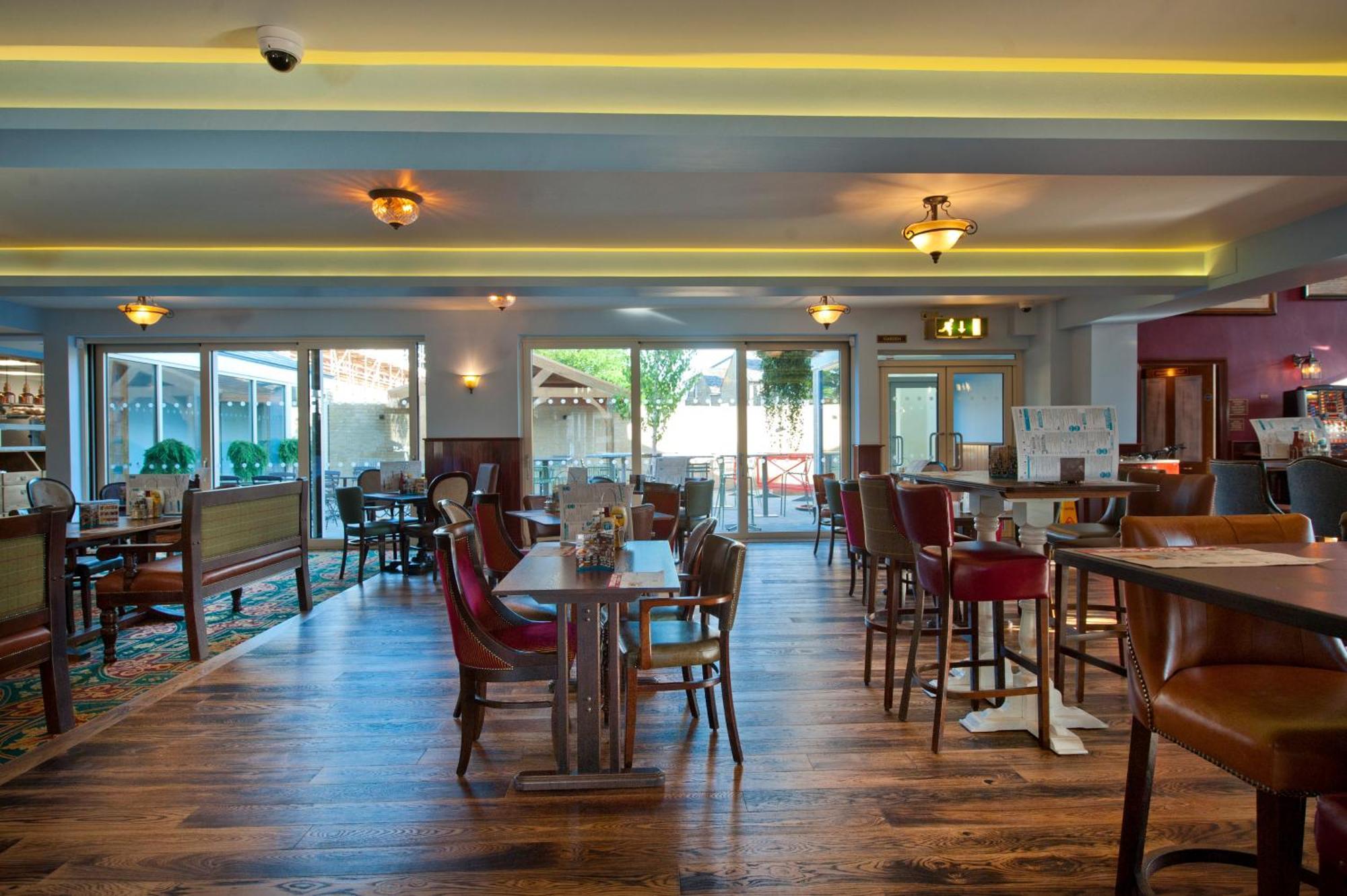 Sandford House Hotel Wetherspoon Huntingdon Eksteriør billede