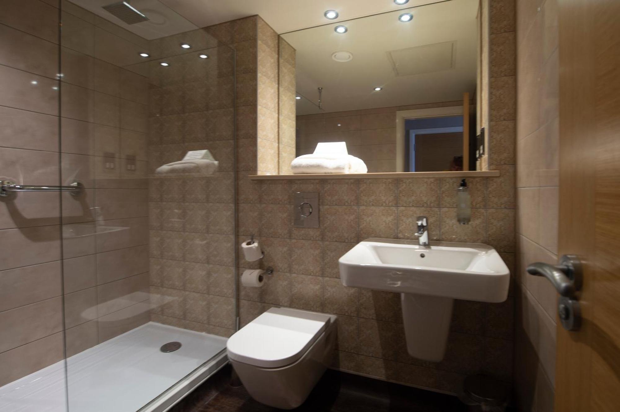 Sandford House Hotel Wetherspoon Huntingdon Eksteriør billede