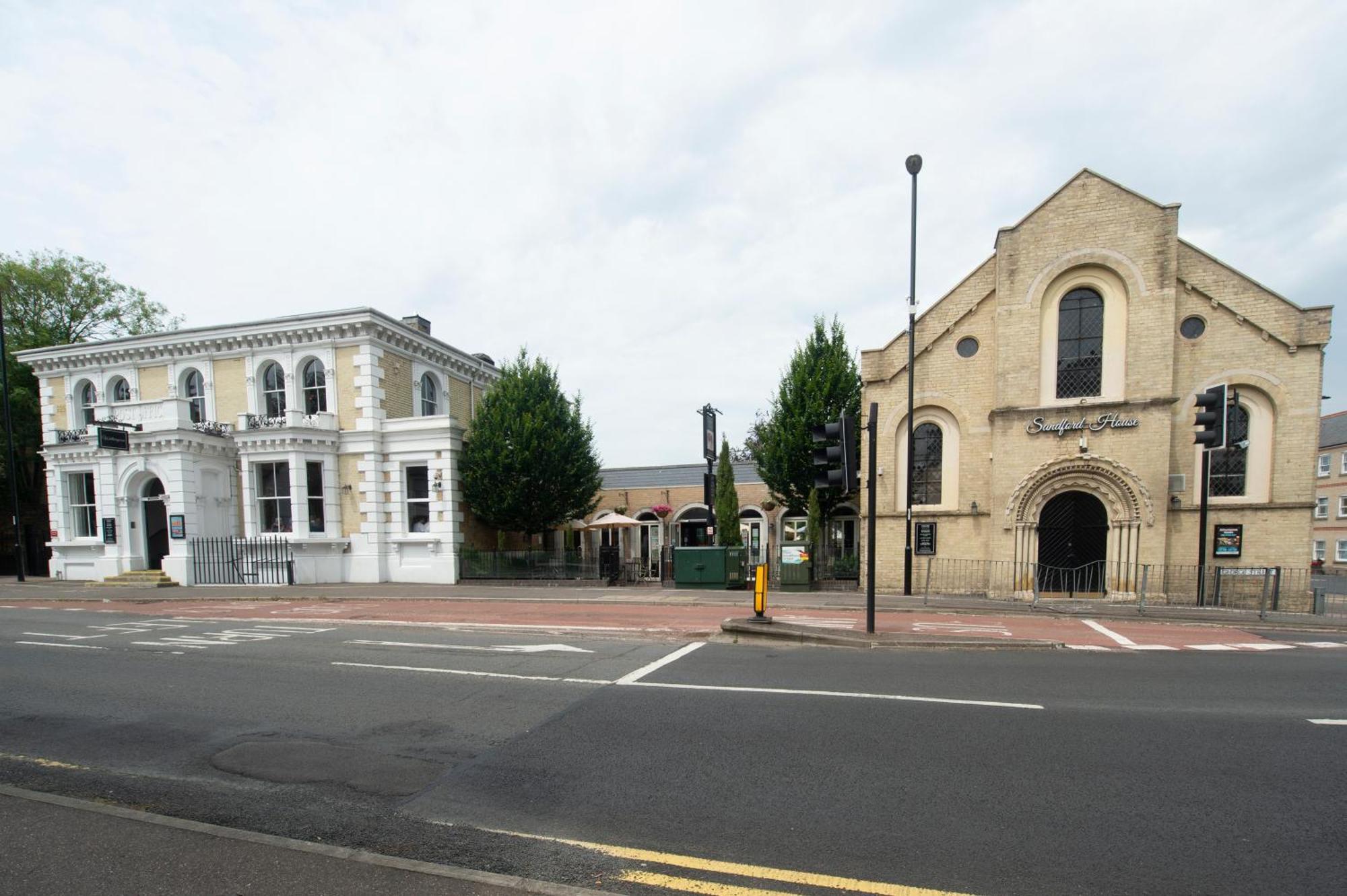 Sandford House Hotel Wetherspoon Huntingdon Eksteriør billede