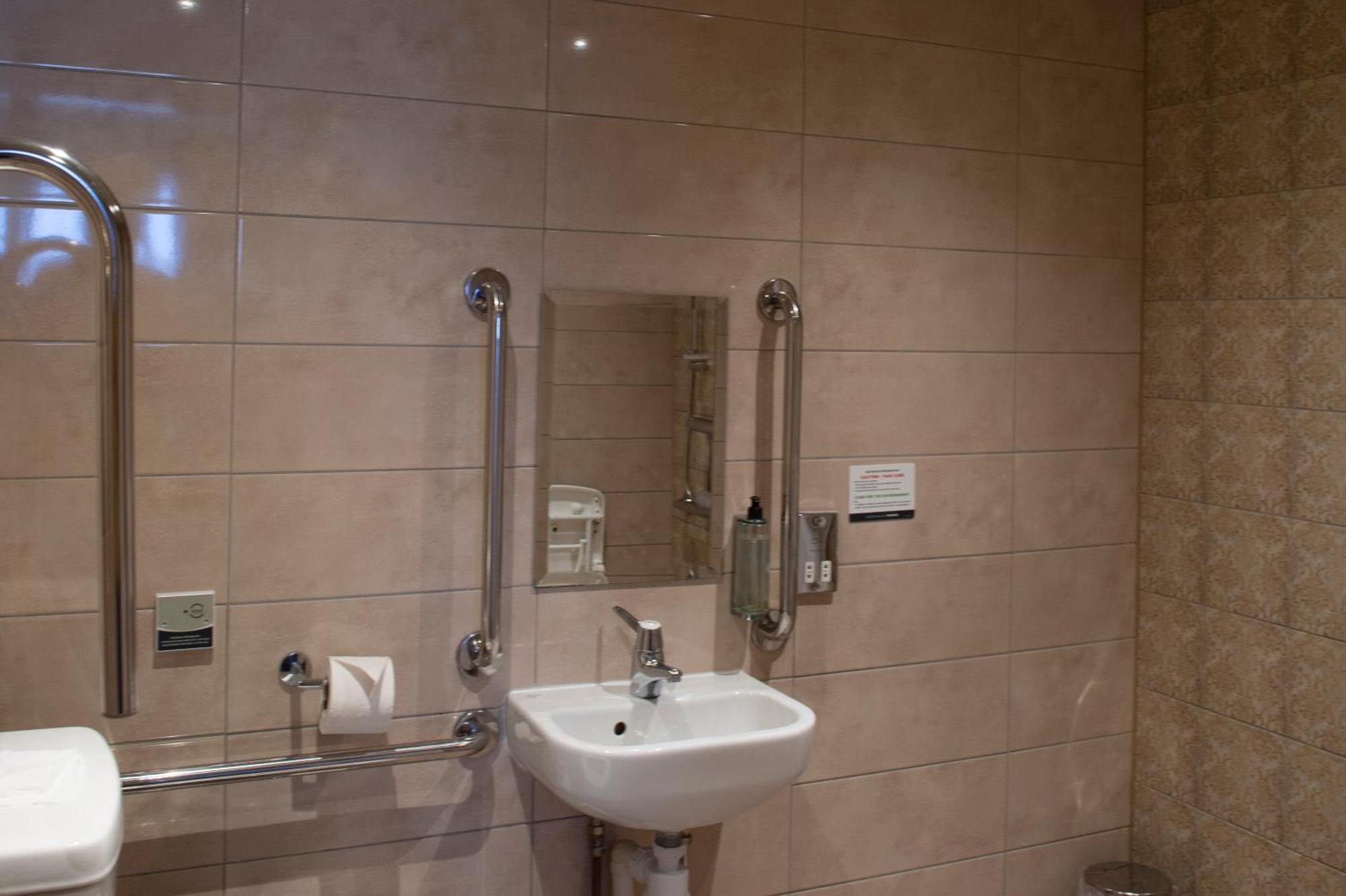 Sandford House Hotel Wetherspoon Huntingdon Eksteriør billede